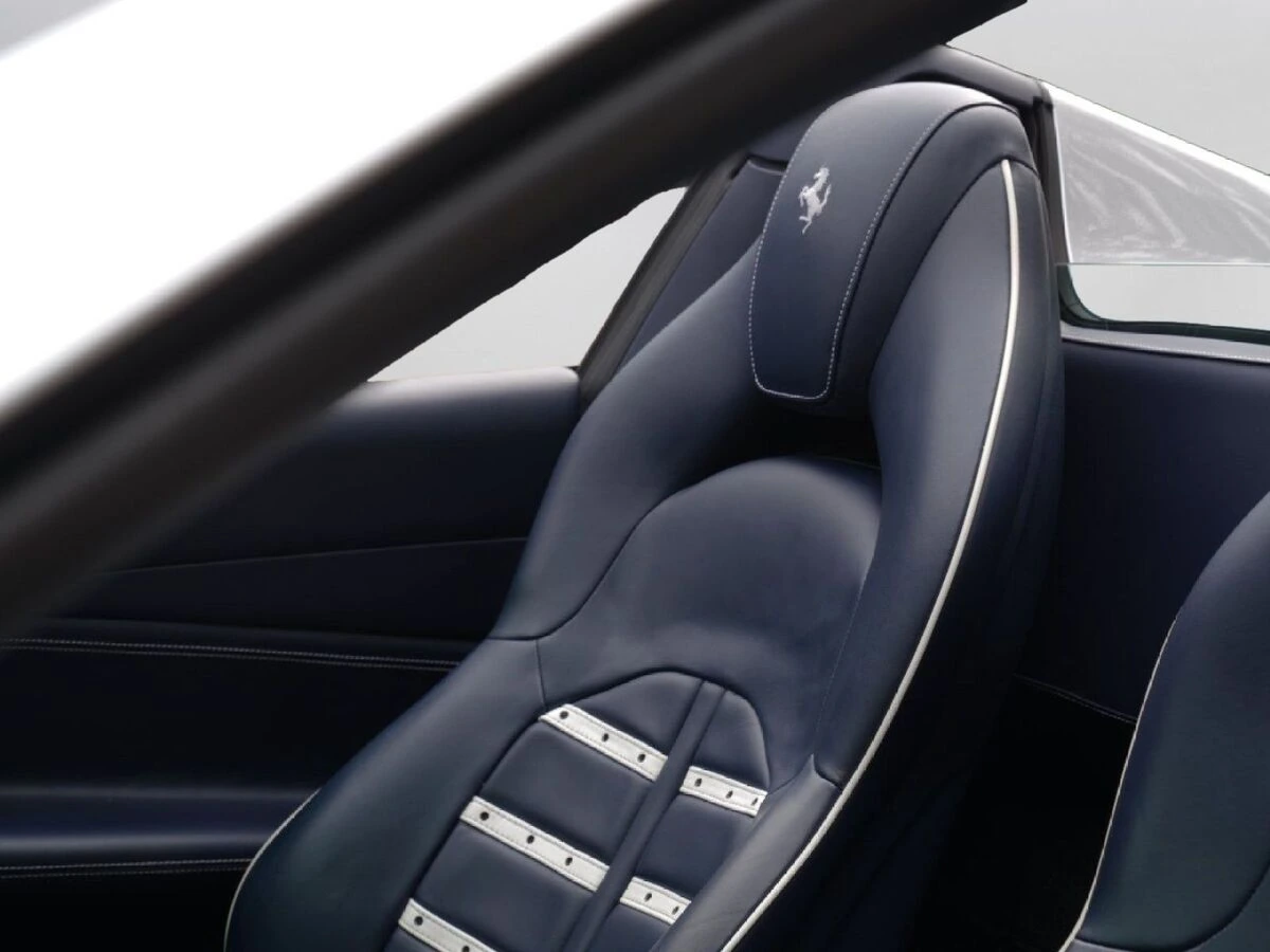 2017 Ferrari 488 GTB Base - Photo 12