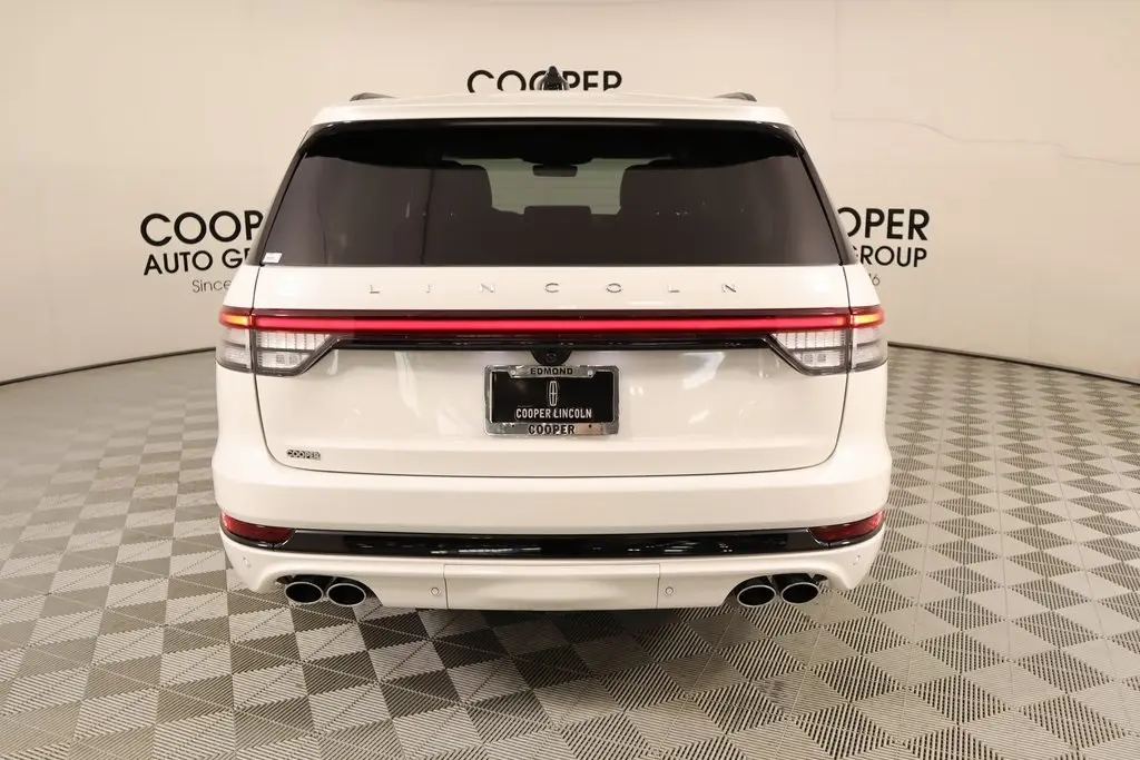 2025 Lincoln Aviator Reserve photo 12