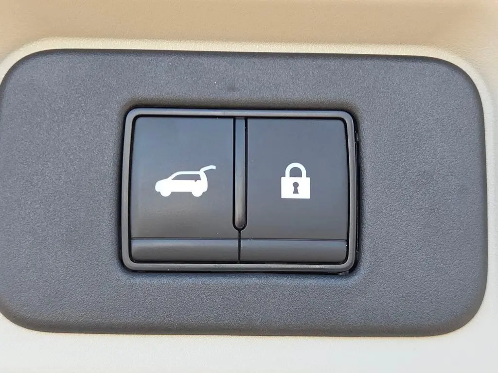 2023 Nissan ARIYA Platinum e-4ORCE photo 7