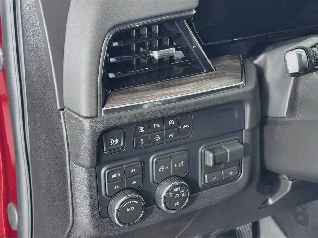2026 Chevrolet Tahoe Z71 - Photo 10