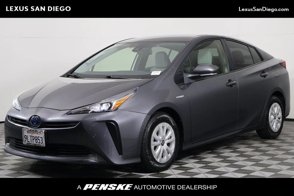 2022 Toyota Prius LE