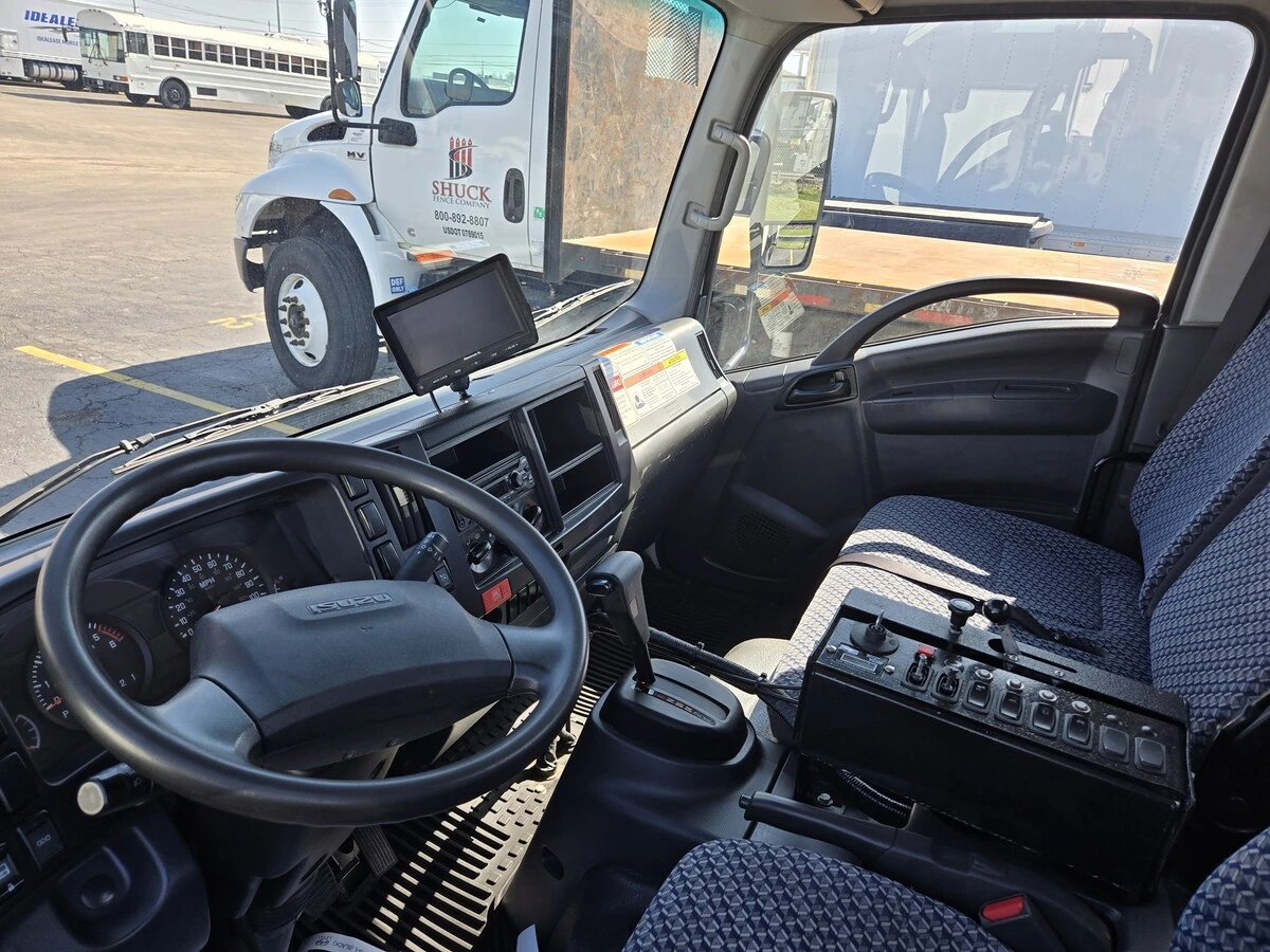 2023 Isuzu NPR - image 10