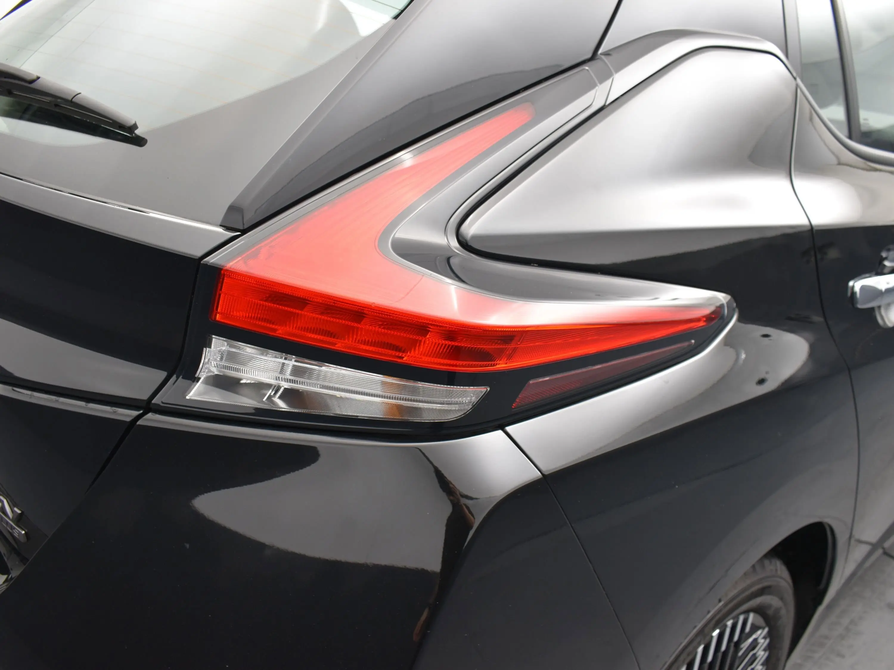 2023 Nissan Leaf SV Plus photo 8