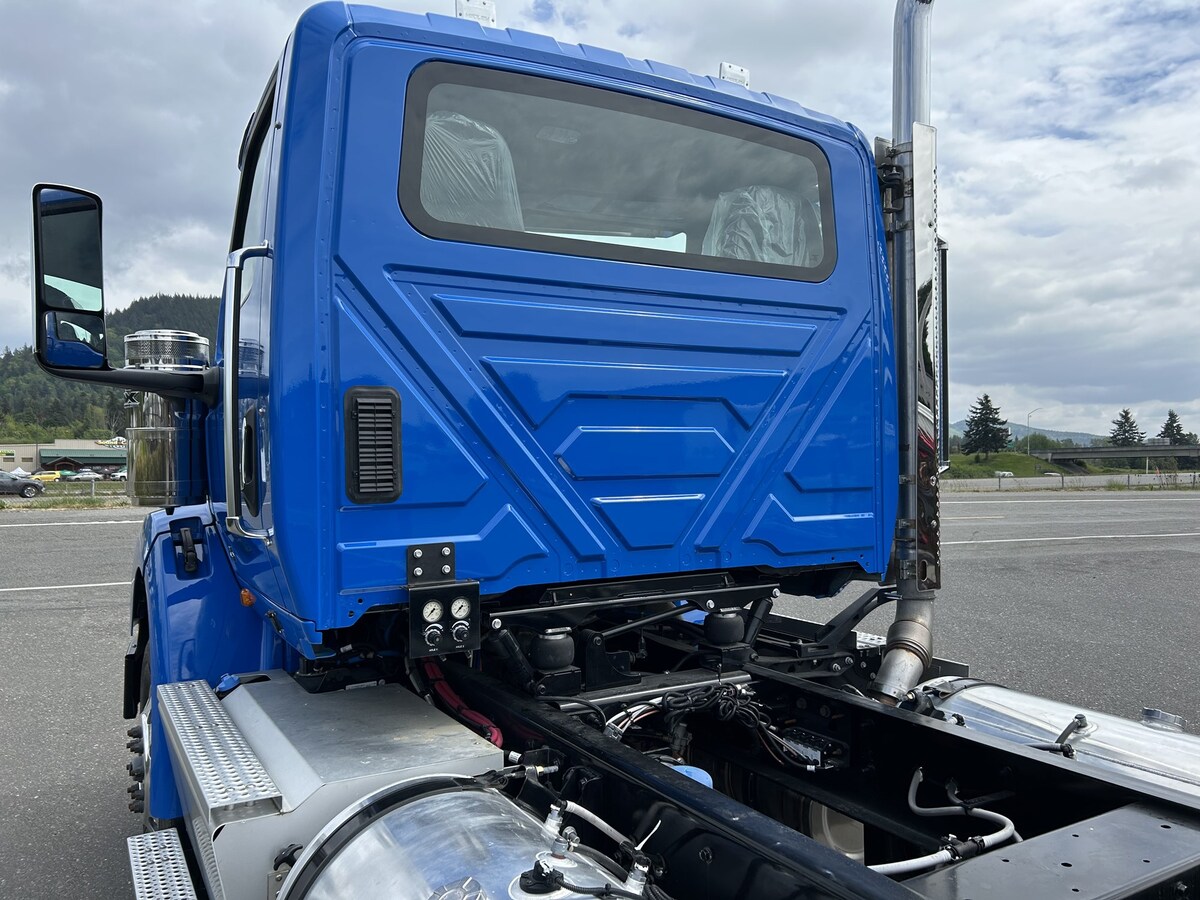 2025 International HX in Pasco, WA — photo 5