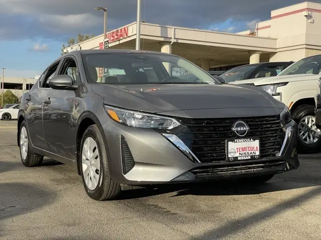 2025 Nissan Sentra S's photo