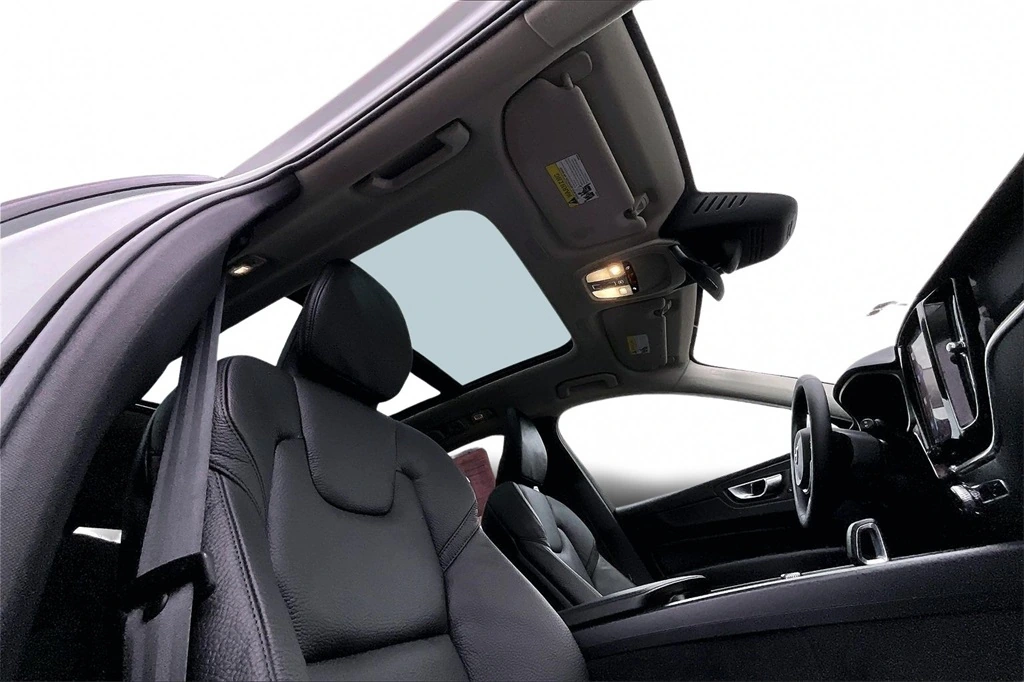 2023 Volvo - image 26