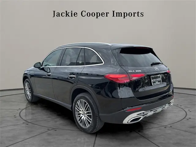 2026 Mercedes Benz GLC 300 4MATIC photo 3
