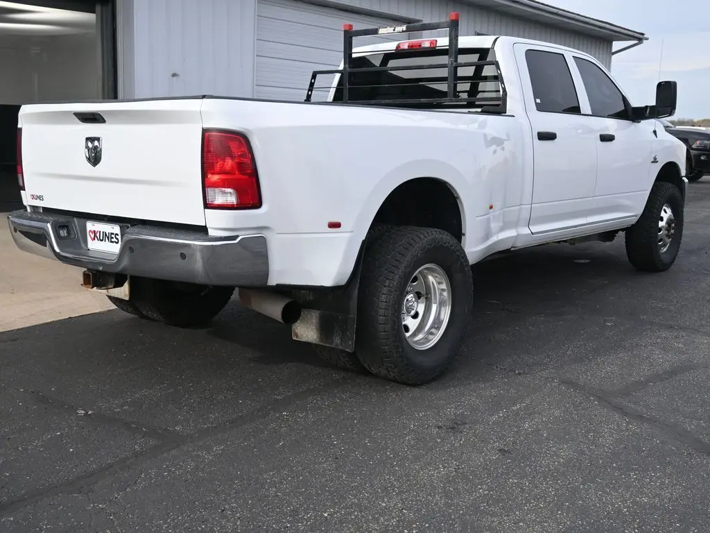 2017 Ram 3500 Tradesman photo 4