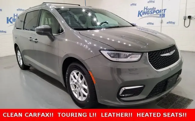 2021 Chrysler Pacifica Touring L's photo