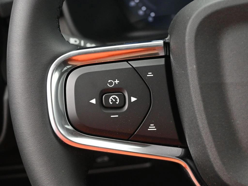 2026 Volvo XC40 Plus - Photo 11