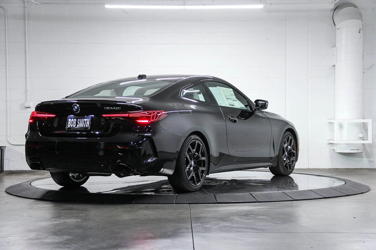 2026 BMW 4 Series M440i - Photo 6