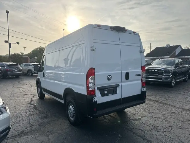 2025 Ram ProMaster 2500 photo 3