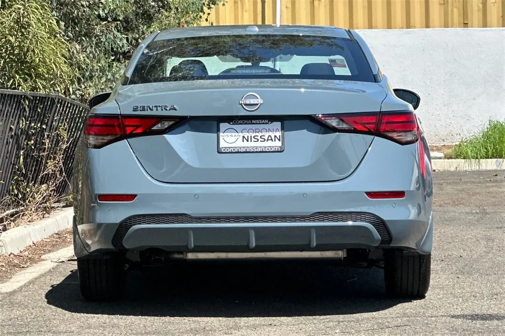 2025 Nissan Sentra SV photo 5