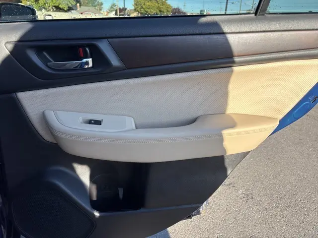 2017 Subaru Outback Limited photo 12