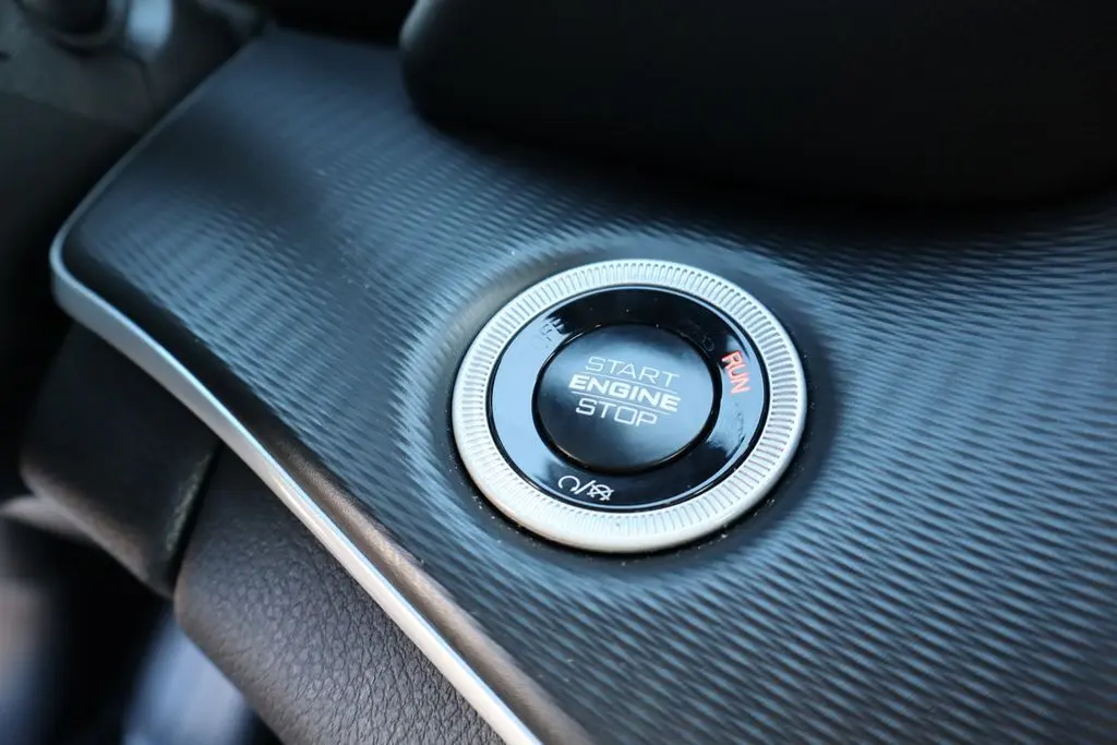 2024 Jeep Grand Cherokee Laredo photo 15