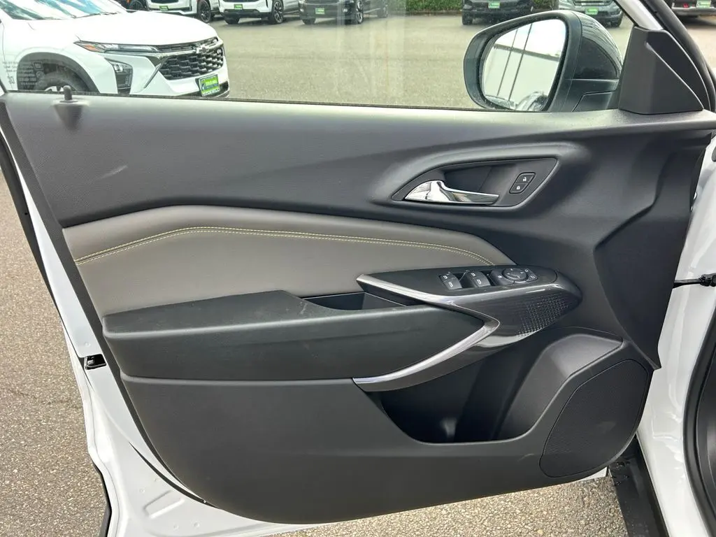 2026 Chevrolet Trax ACTIV photo 21