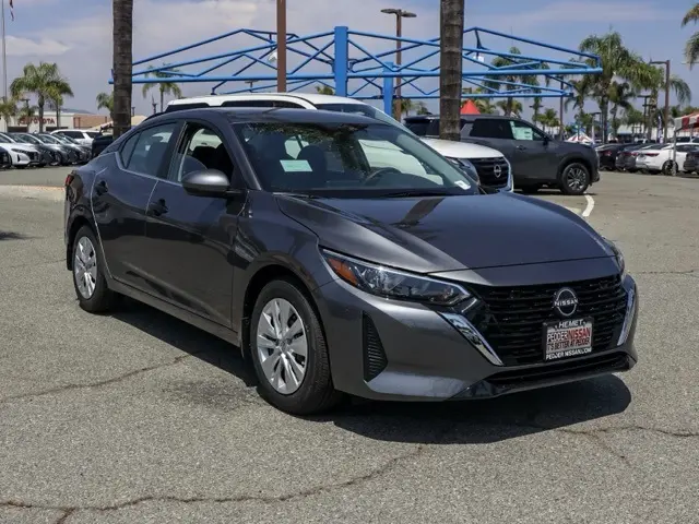 2025 Nissan Sentra S's photo