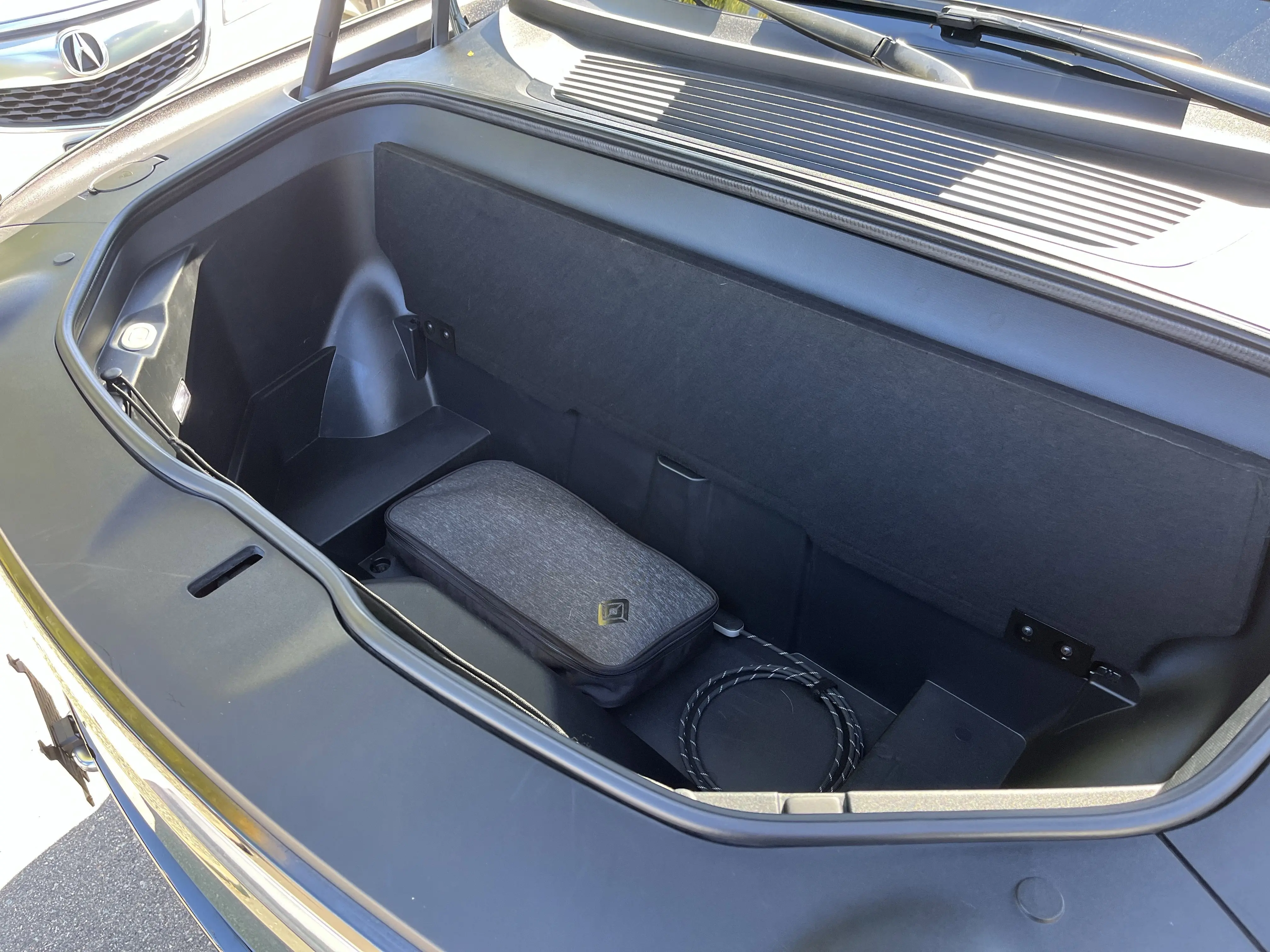 2022 Rivian R1T Adventure photo 10