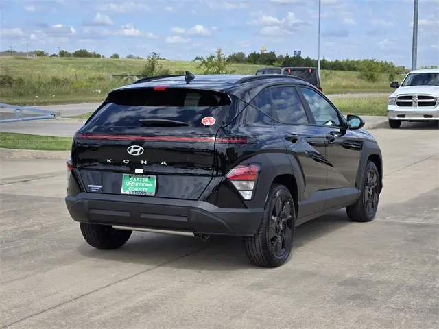 2026 Hyundai Kona SEL photo 7