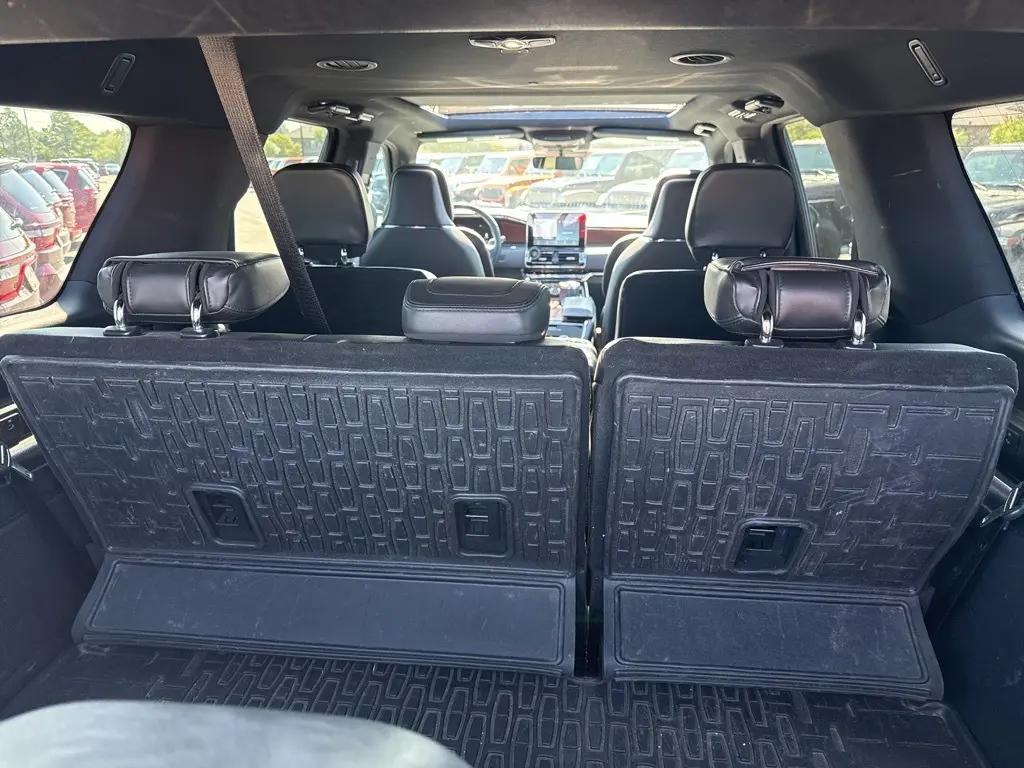 2021 Lincoln Navigator L Reserve photo 8