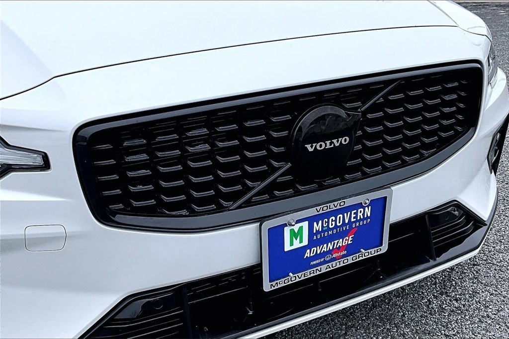 2023 Volvo - image 33