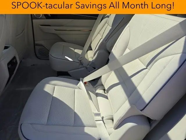 2026 Buick Enclave Avenir photo 2