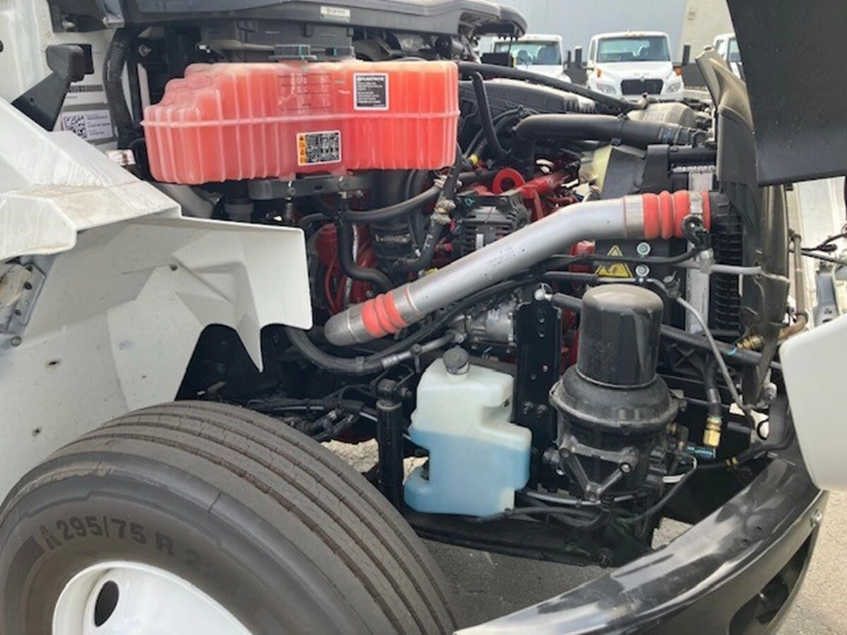 2025 International MV — photo 5