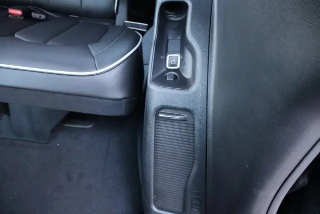 2026 Chrysler Pacifica Limited photo 49