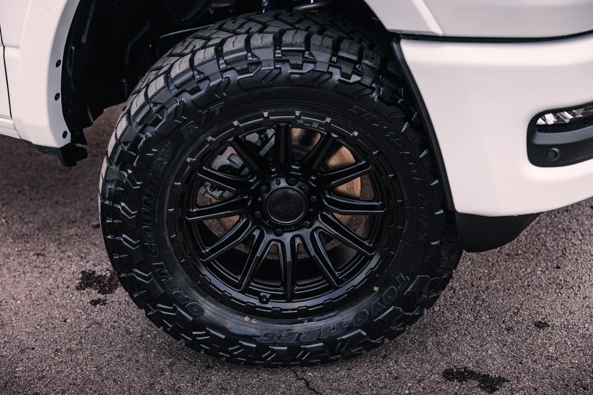 Custom 2025 RAM 1500 Exterior Wheel & Tire