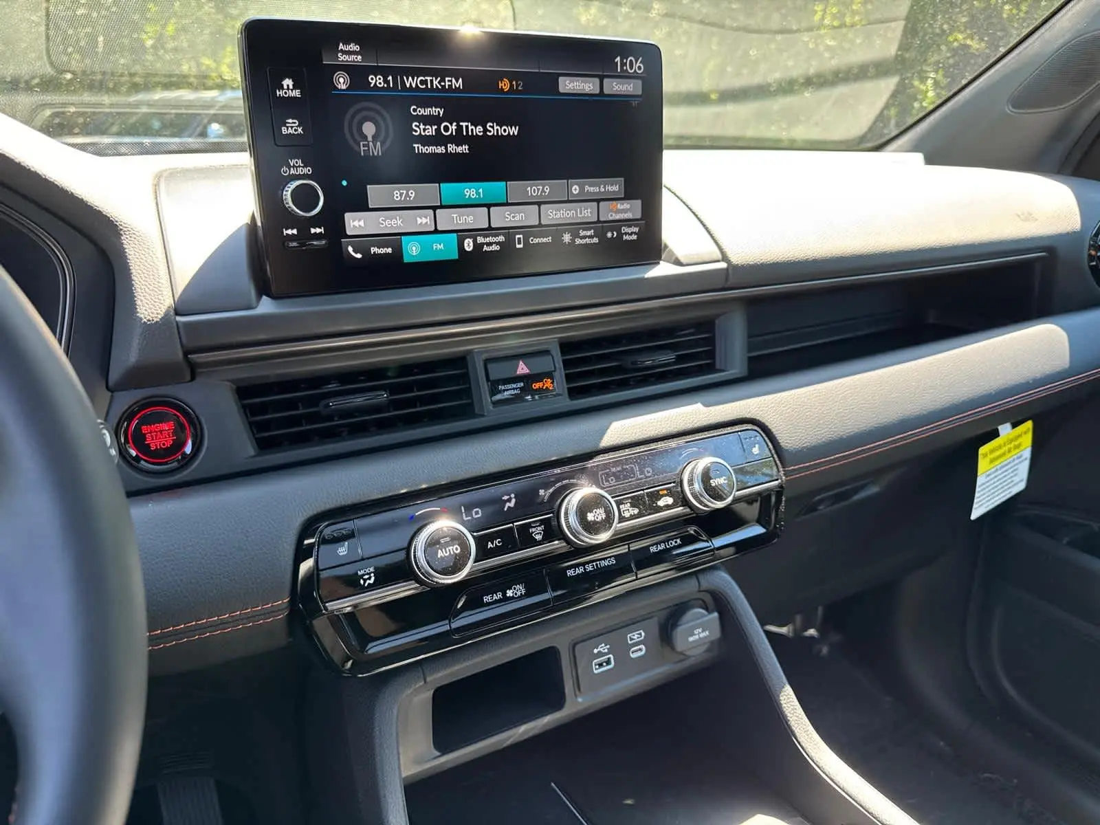 2025 Honda Pilot TrailSport photo 25