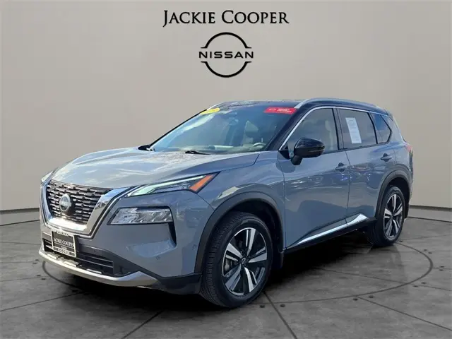 2023 Nissan Rogue SL's photo