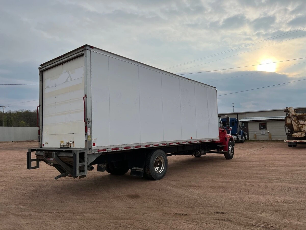 2019 International - image 6