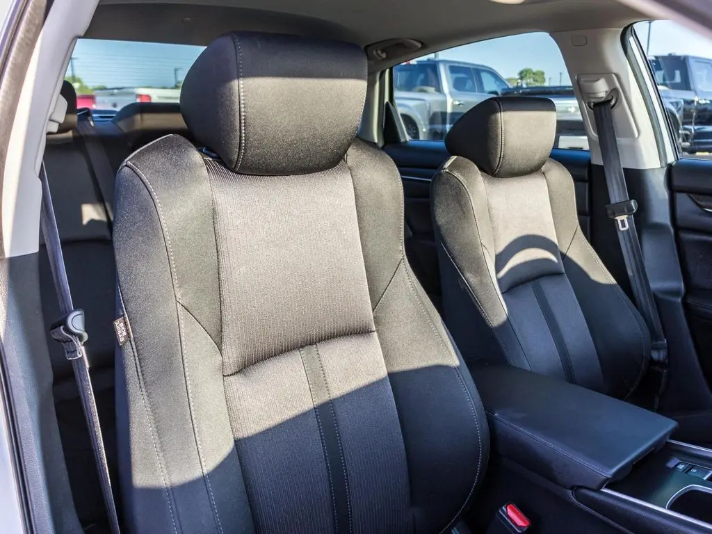 2019 Honda Accord EX photo 11