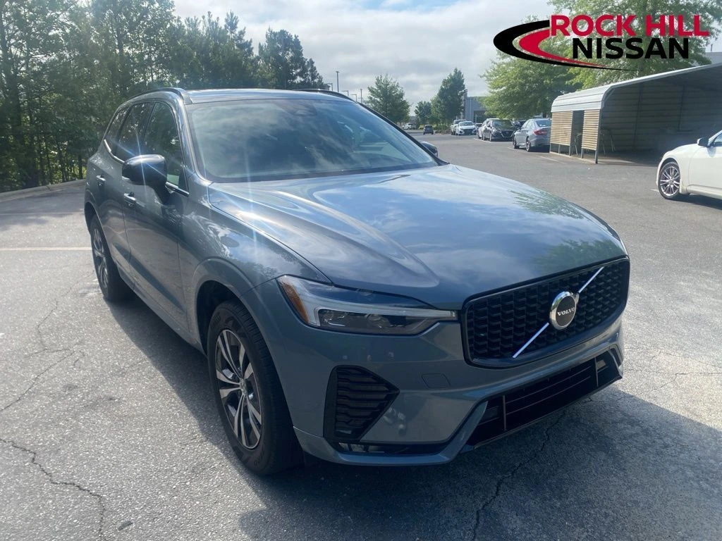 2024 Volvo XC60 B5 Core Dark Theme AWD's photo