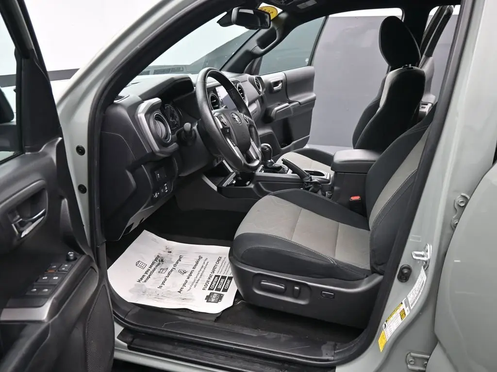 2022 Toyota Tacoma TRD Off-Road V6 photo 16