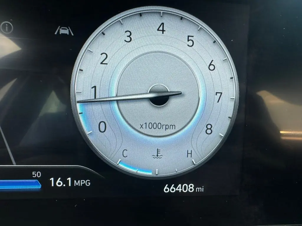 2024 Hyundai Elantra SEL photo 4