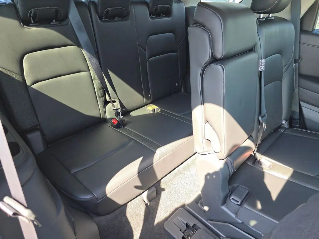 2024 Nissan Pathfinder SL photo 18