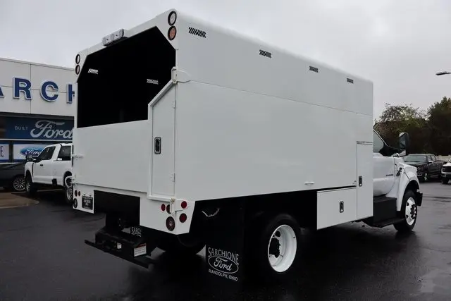 2026 Ford F-750 photo 3