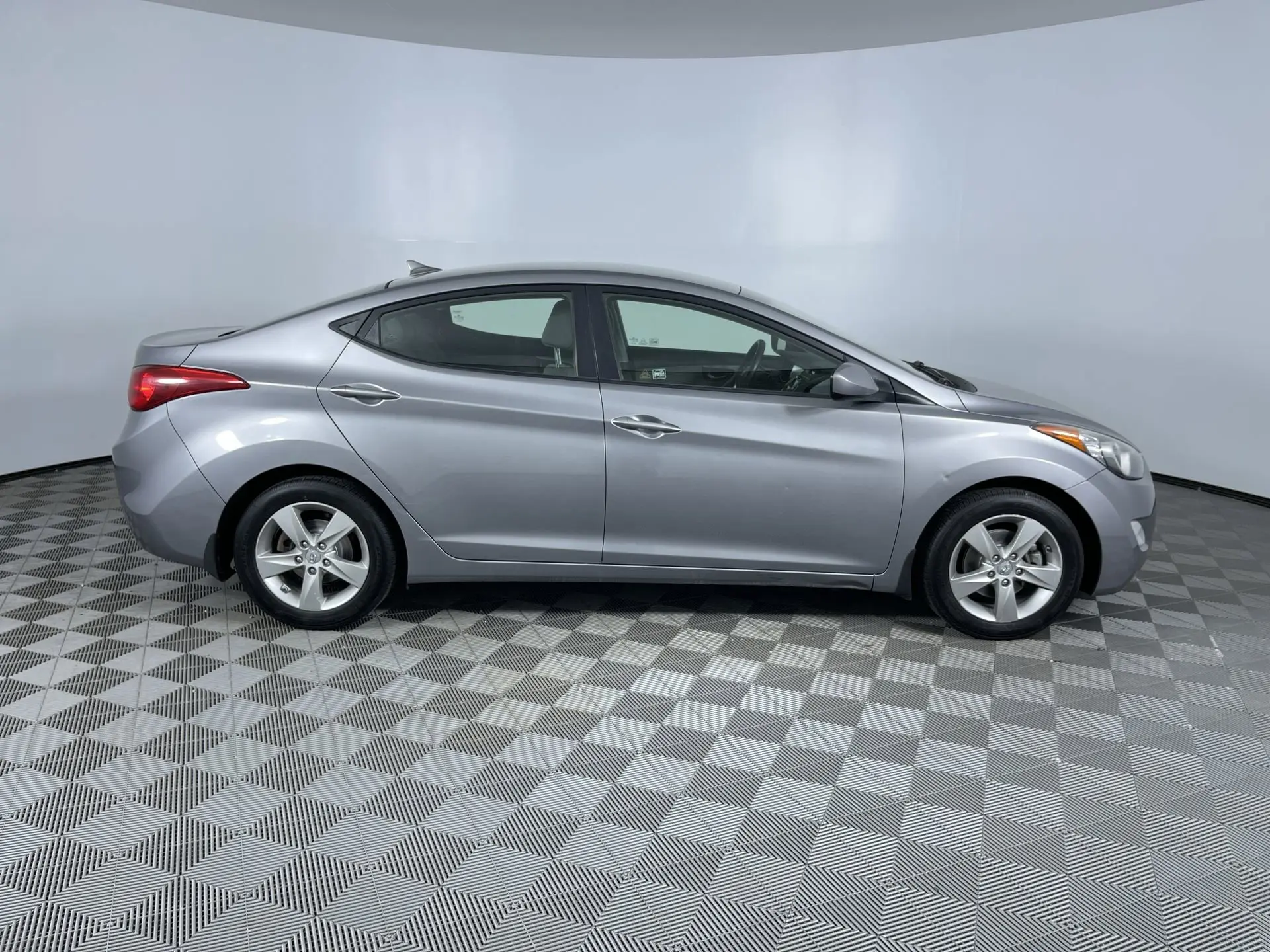 2013 Hyundai Elantra GLS photo 9