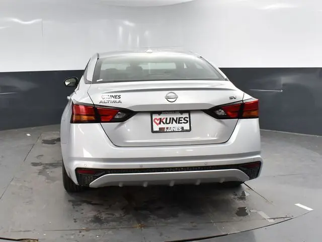 2024 Nissan Altima 2.5 SV photo 5