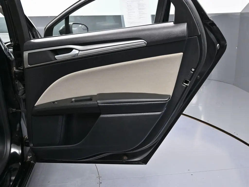 2018 Ford Fusion S Hybrid photo 29