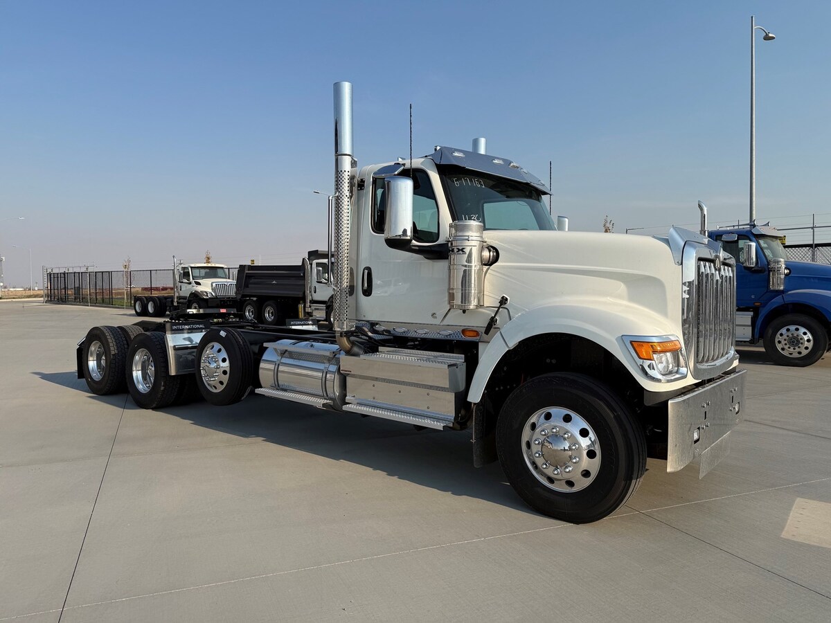 2027 International HX in Pasco, WA — photo 3