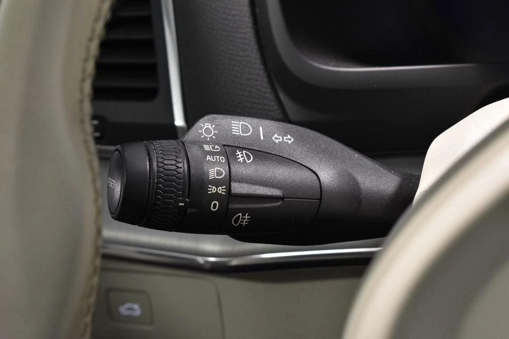 2023 Volvo XC90 Core - Photo 17