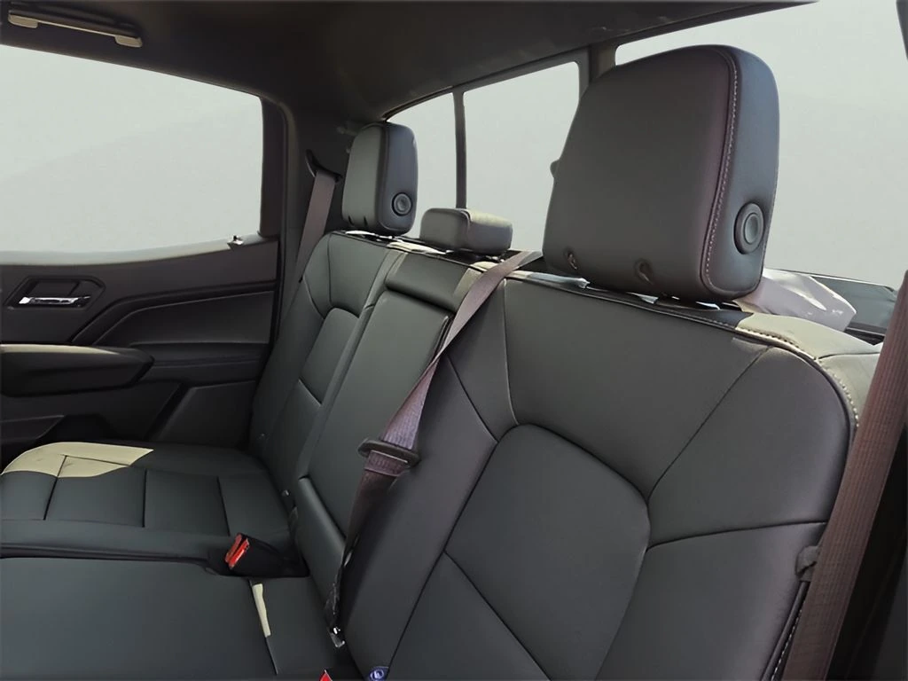 2026 Chevrolet Colorado LT - Photo 13