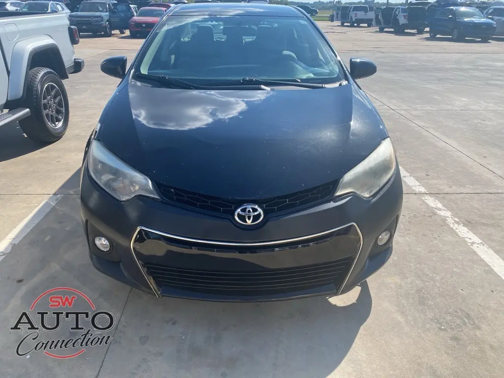 2015 Toyota Corolla L photo 3