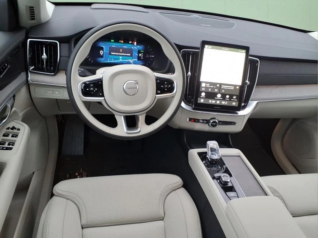 2026 Volvo - image 11