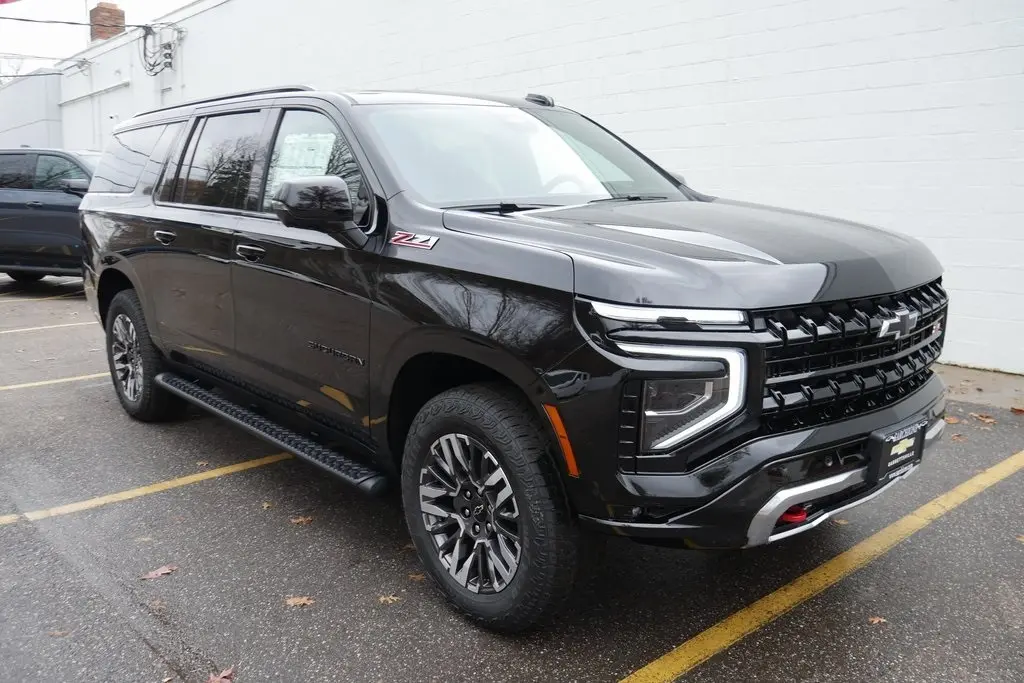 2026 Chevrolet Suburban Z71 photo 2
