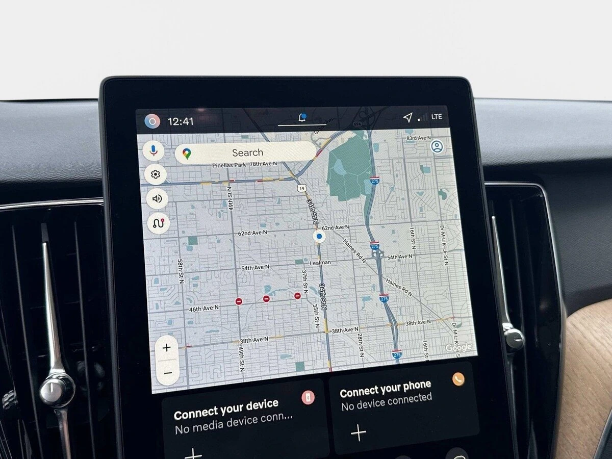 2026 Volvo - image 24