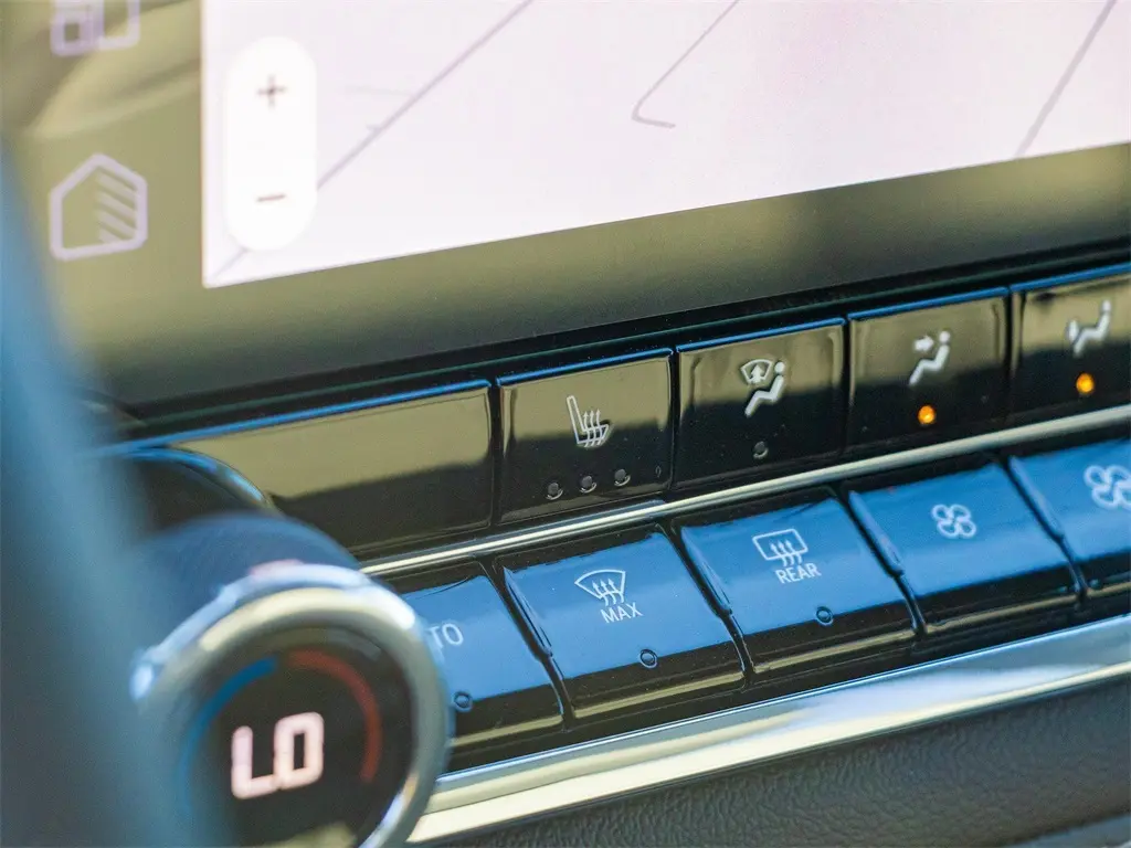 2026 Chevrolet Colorado LT photo 22