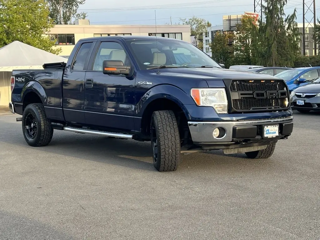 2010 Ford F-150 XLT photo 2